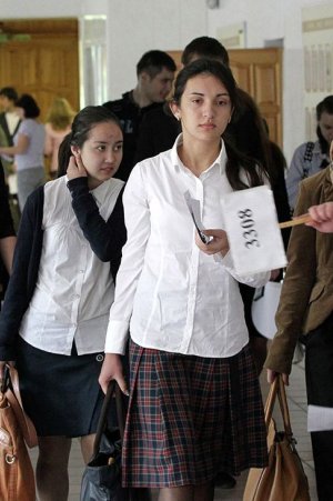 Российские школьники получат аттестаты без экзаменов