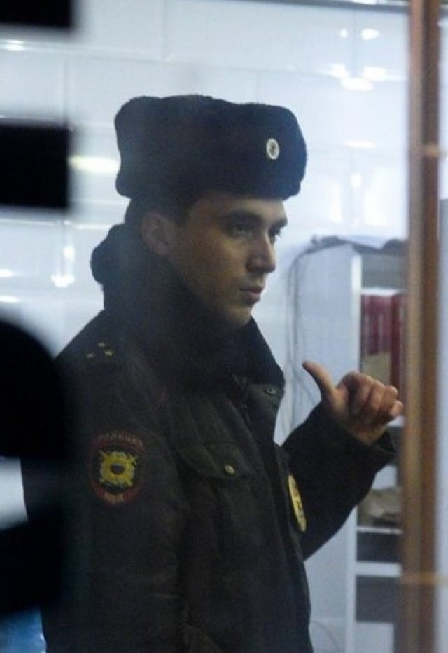 В Петербурге по 20 адресам прошли обыски по делу о взятках в Минобороне