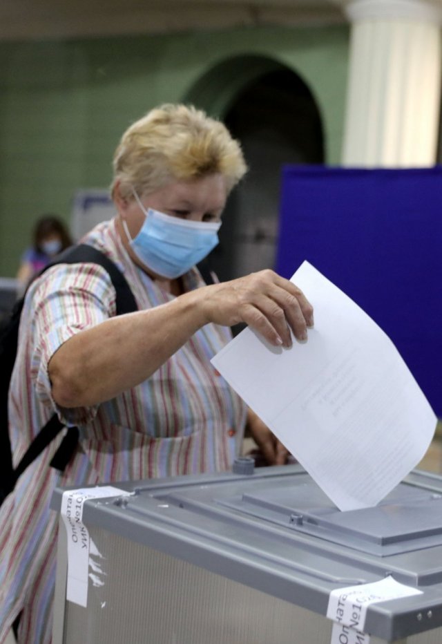 «НЕТ!»: Почти половина жителей Москвы проголосовала против поправок