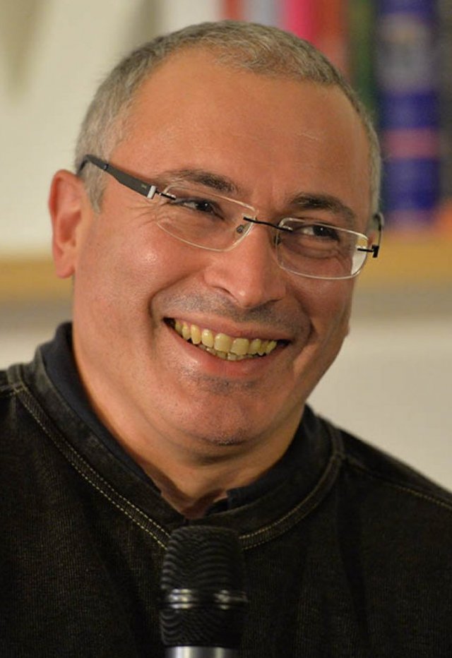 Бывшие партнеры Ходорковского отсудили у России права на водку